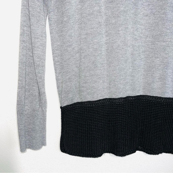 Two by Vince Camuto Gray & Black Mesh Hem Pullover Sweater Small Women’s - Picture 4 of 10